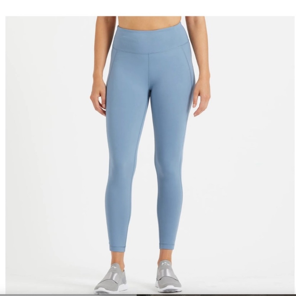 Vuori pace high rise legging in light blue